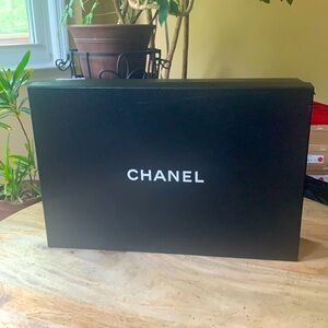 CHANEL Shoe/Giftbox - Large